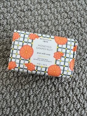 Beekman 1802 Honeyed Grapefruit Goat Milk Soap - Orange, White